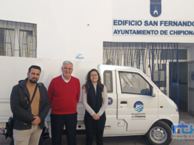 El Ayuntamiento de Chipiona incorpora un nuevo vehículo al servicio de limpieza