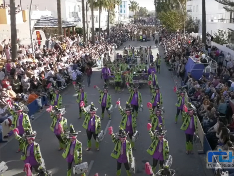 La cabalgata del Carnaval de Chipiona 2025 volverá a contar con más de 1.200 personas participantes