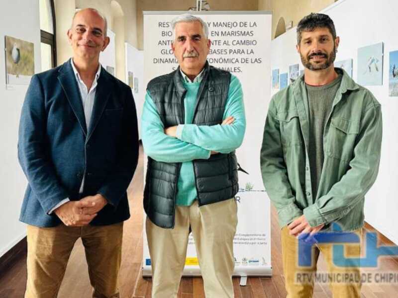 Una muestra trae a Chipiona las salinas, espacios que aúnan biodiversidad, historia y tradición desde tiempos inmemoriales