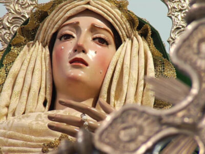 Canal Sur retransmitirá en directo la Santa Misa desde la Parroquia de San José de Fuengirola con motivo del 50 aniversario de la llegada de la Virgen de la Esperanza, una imagen profundamente venerada por los vecinos del barrio de El Boquetillo.
