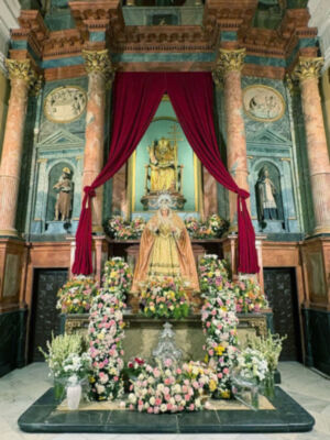 La primera Feria de Antigüedades y Artesanía, antesala de la coronación canónica de la Virgen de Villadiego