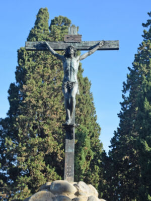  El arzobispo Saiz Meneses presidió la misa de los Fieles Difuntos en el Cementerio de San Fernando de Sevilla