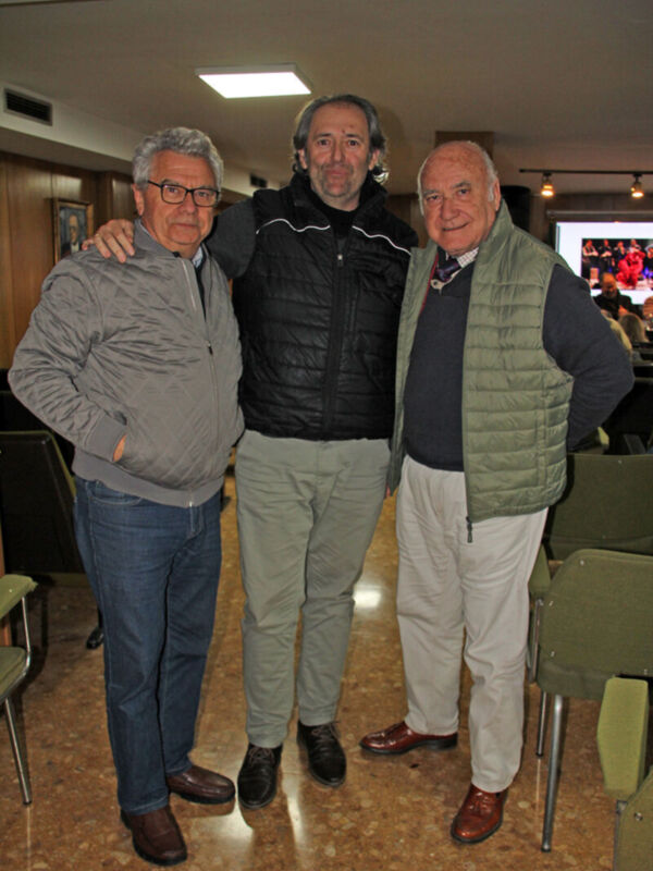  Gavira inspira una velada única donde la palabra, el cante y el barro dialogan en Sevilla
