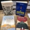 ‘La península de las casas vacías’ de David Uclés, ‘La asistenta’ de Freida McFadden, ‘Sevilla’ de Eva Díaz Pérez y ‘El loco de Dios en el fin del mundo’ de Cercas, entre los libros más vendidos en las librerías sevillanas este 2025 