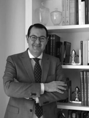 El Cabildo de Oficiales de la Hermandad de la Macarena ha aprobado a Enrique Guevara Pérez como nuevo director del Anuario Esperanza Nuestra