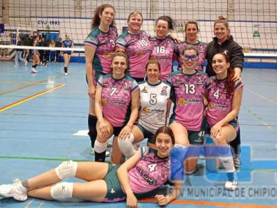 El conjunto senior femenino del Club Voleibol Chipiona se clasifican para el play off por el título de Segunda Andaluza