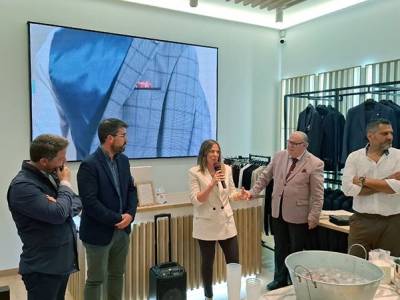  Balbino Bernal convierte su nueva tienda en un punto de unión entre moda y cultura en Sevilla 
