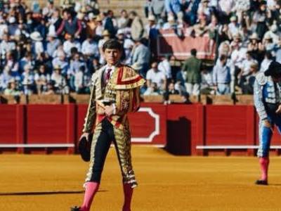 Perera, Galván y Palacio, oreja por coleta en una interesante corrida de Santiago Domecq