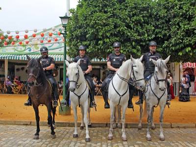 Sevilla se preparó   para celebrar su Feria de Abril, símbolo universal de identidad andaluza