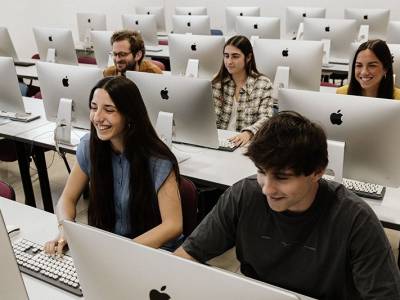  Sevilla refuerza la preparación de futuros profesionales con un nuevo programa de Inteligencia Artificial 