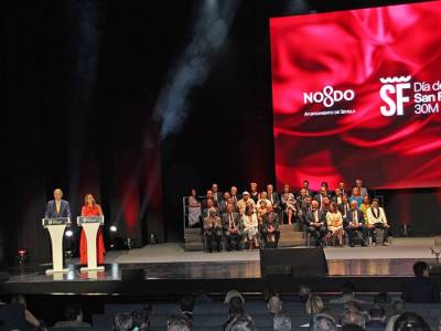 Sevilla reconoce la excelencia de sus ciudadanos e instituciones en la festividad de San Fernando