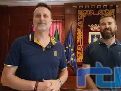 VOX Chipiona defiende su labor de fiscalización frente a las críticas del portavoz de UxCH