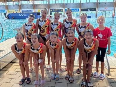 El Club Natación Sincro Sevilla suma y sigue en los Campeonatos de España 