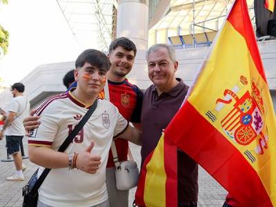  Sevilla celebra la victoria de España con 15.000 personas en los espacios municipales habilitados por el Ayuntamiento 