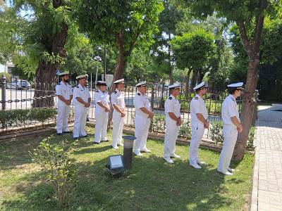 La Comandancia Naval de Sevilla conmemora la gesta de la Armada española en 1898 y rinde homenaje a sus marinos