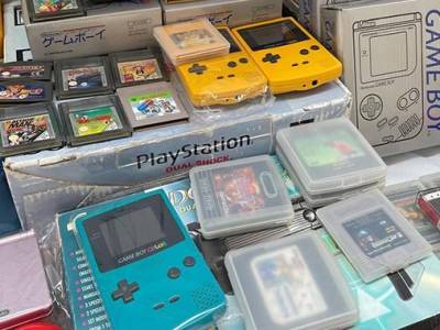 Consolas retro, cartas Pokémon y una zona de juego gratuita: Toy Street Market vuelve a Torre Sevilla