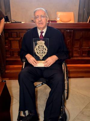  El «Aldabón de Sevilla» distingue al Dr. José Andrés Moreno Nogueira por su trayectoria en la Oncología Médica 