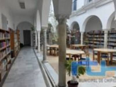 Tano Guzmán anuncia la programación del Día de las Bibliotecas en Chipiona