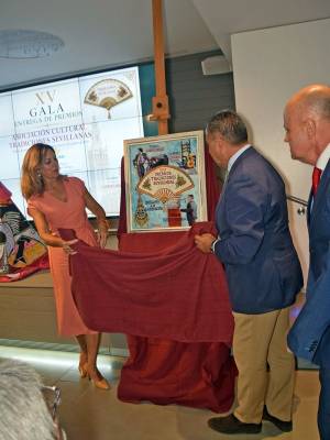 La XV Gala de Tradiciones Sevillanas reconoce a quienes mantienen vivo el patrimonio cultural y sentimental de la ciudad