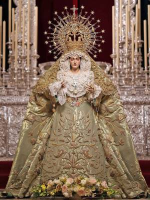  La Virgen de las Angustias de Alcalá del Río conmemora el LV aniversario de su Coronación con un ajuar de excepcional riqueza 