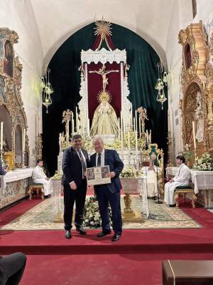 La Capilla de San Gregorio acoge los solemnes cultos de acción de gracias en honor de la Madre de Dios y Reina de Alcalá del Río, en una efeméride que aúna historia, patrimonio artístico y devoción mariana.