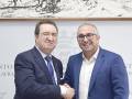 Firma del convenio entre el Ayuntamiento de Los Palacios y Villafranca y la Fundación Caja Rural de Utrera.