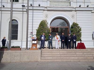 El Puerto de Santa María conmemora la Fiesta Nacional con un solemne homenaje a la bandera y a los caídos