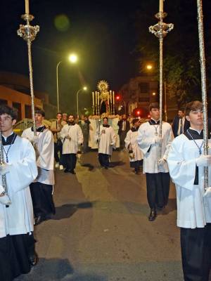  Nuestra Señora del Desconsuelo recorre las calles de la Barriada de los Principe y del Polígono Norte de Sevilla,en una jornada de oración y recogimiento