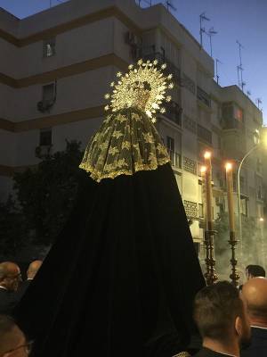  Nuestra Señora del Desconsuelo recorre las calles de la Barriada de los Principe y del Polígono Norte de Sevilla,en una jornada de oración y recogimiento