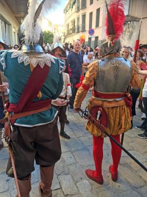  El Tercio de Olivares rinde homenaje a la Hispanidad con su IV desfile por el centro histórico de Sevilla