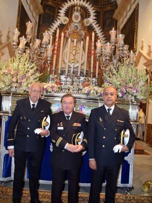 Sevilla acompaña a la Virgen de la Sierra en su tradicional salida procesional