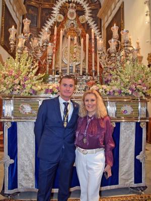 Sevilla acompaña a la Virgen de la Sierra en su tradicional salida procesional