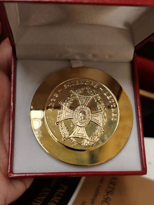 La Medalla de Oro de la Académie Nationale Française des Arts, Sciences et Lettres